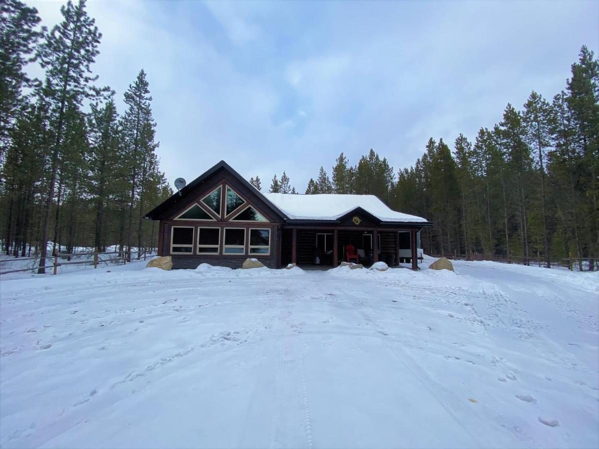 Villa Wolf Den Valemount Exterior foto